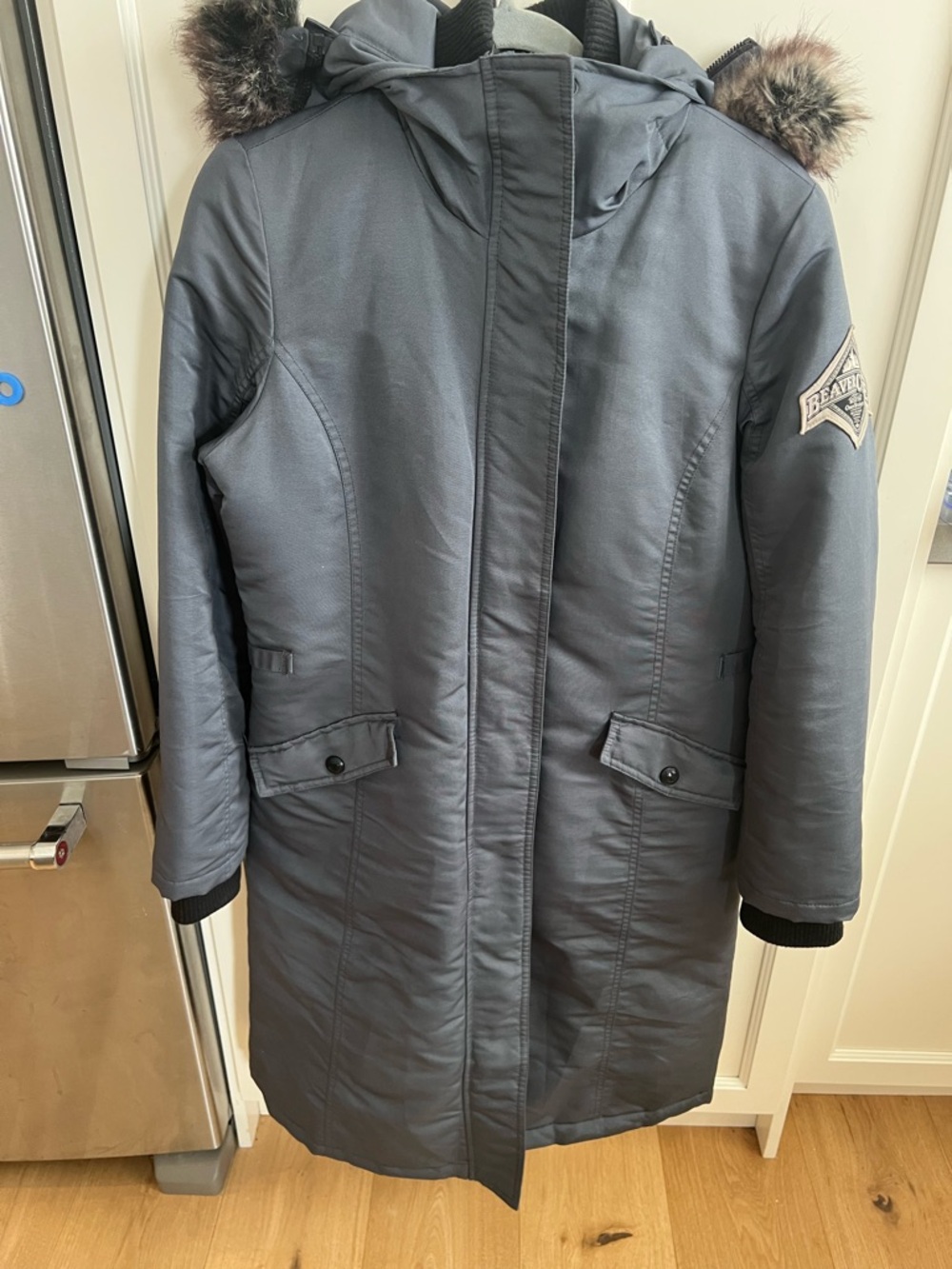Beaver Canoe Faux Fur Trim Hooded Parka - grey size medium